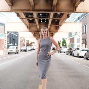 Chic Sleeveless Mario Pinto Gray Midi Dress